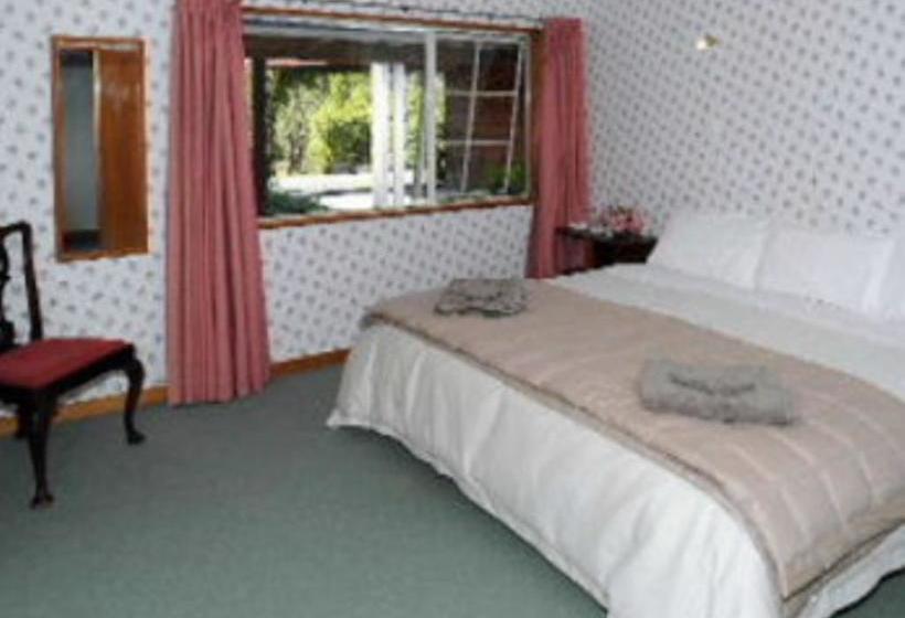 Bed and Breakfast Silver Peaks Lodge 17