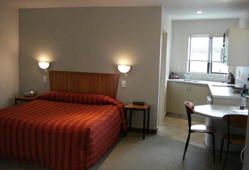 Ashburton S Regency Motel 8