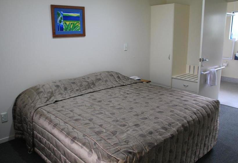 Motel Bassingers Motor Lodge 10