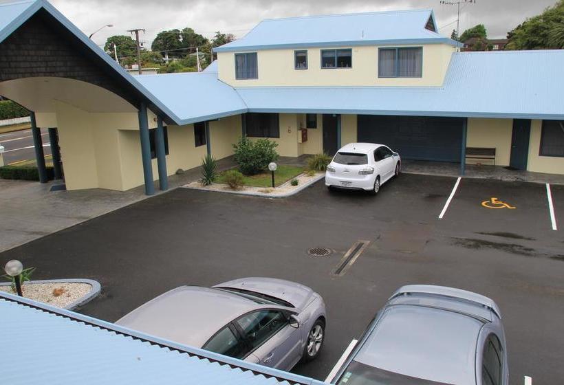 Motel Bassingers Motor Lodge 12