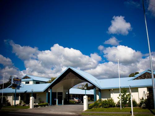 Motel Bassingers Motor Lodge 18