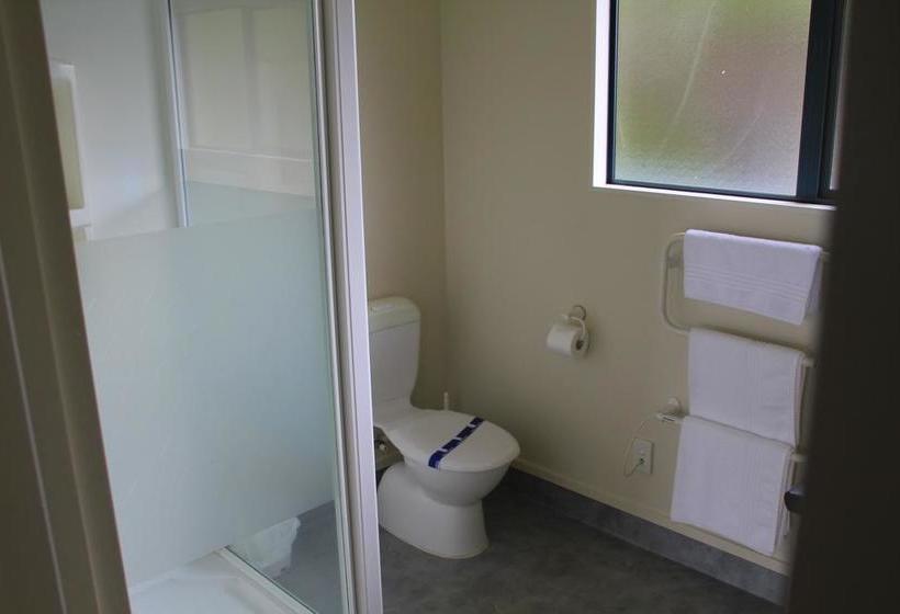 Motel Bassingers Motor Lodge 2