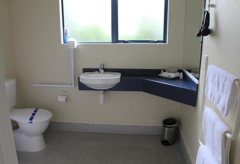 Motel Bassingers Motor Lodge 6