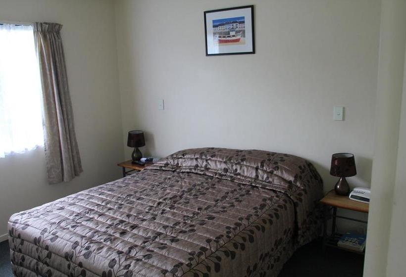 Motel Bassingers Motor Lodge 8