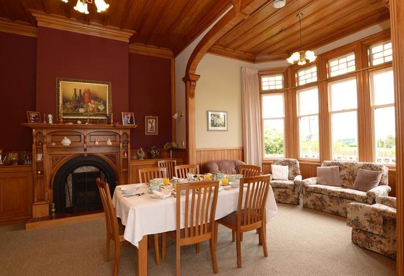 Villa Heights Bed And Breakfast 13