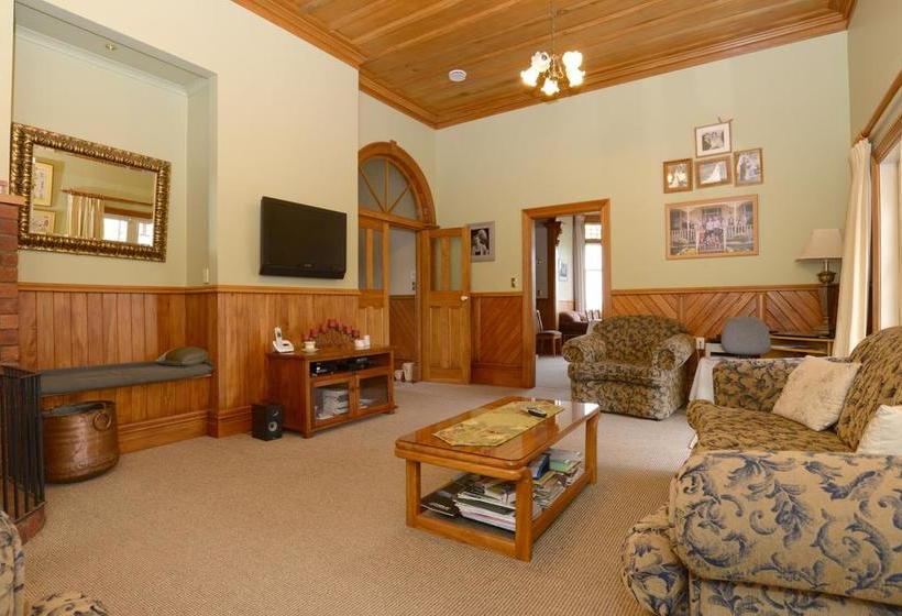 Villa Heights Bed And Breakfast 15