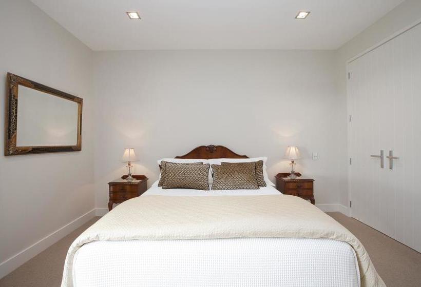 Bed and Breakfast Blackwood House 10