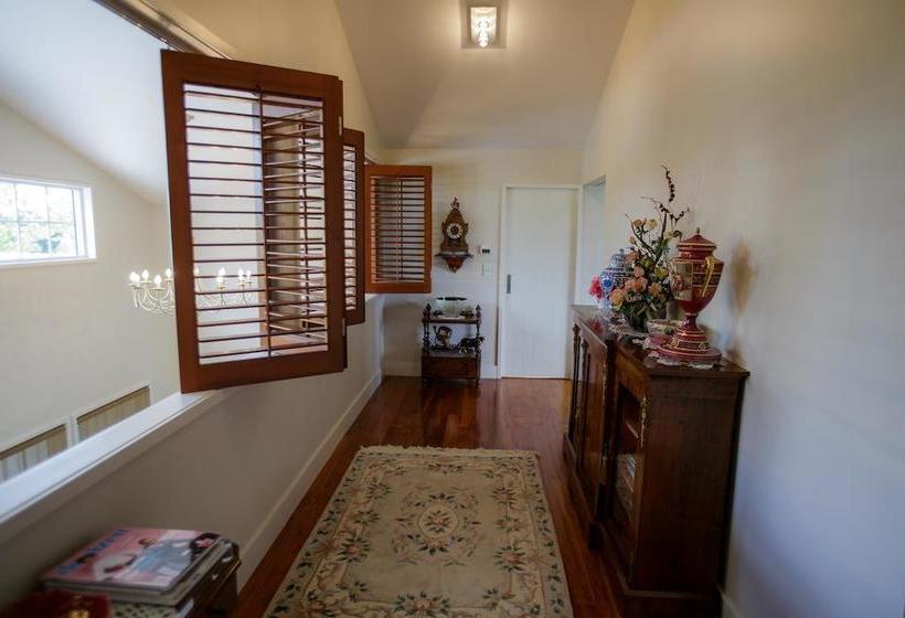 Bed and Breakfast Blackwood House 8