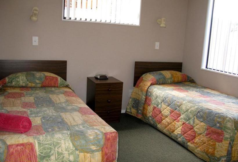 Gloucester House Motel 3