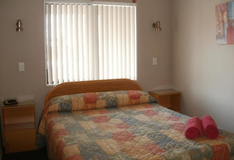 Gloucester House Motel 4