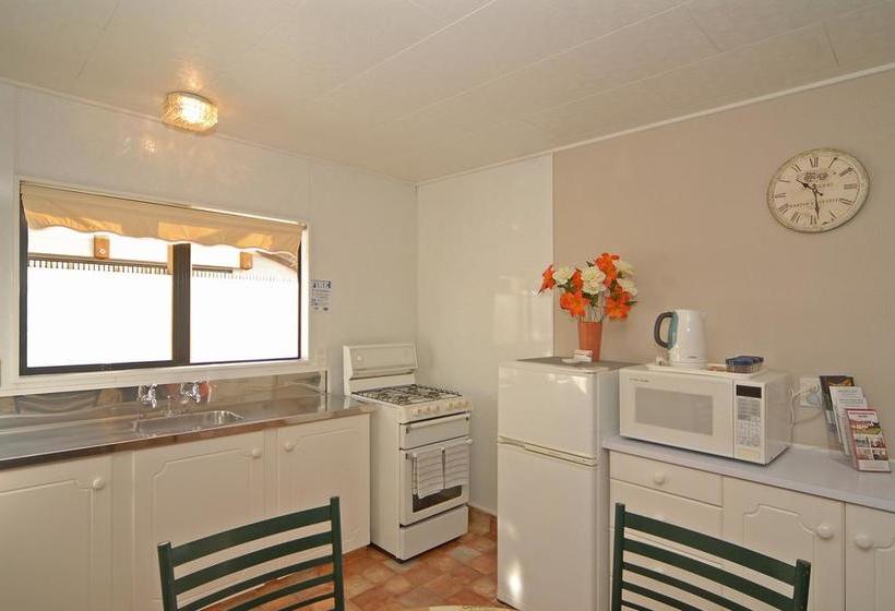 Gloucester House Motel 6