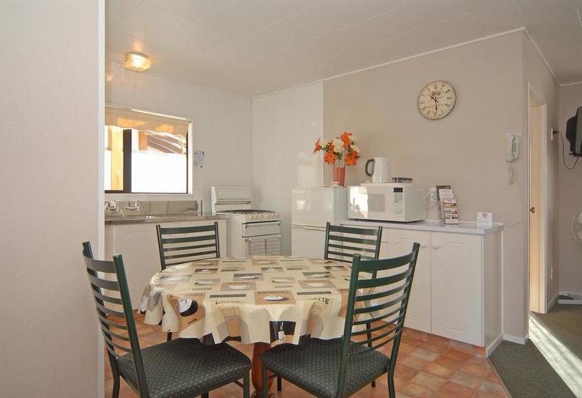 Gloucester House Motel 7