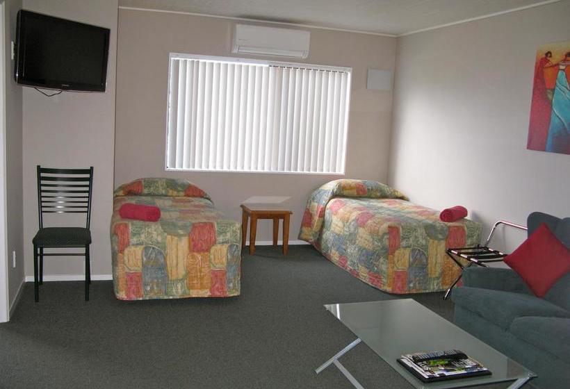 Gloucester House Motel 8