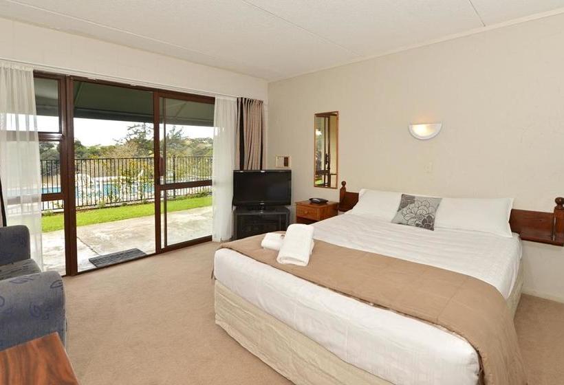 Falls Motel & Waterfront Campground 10