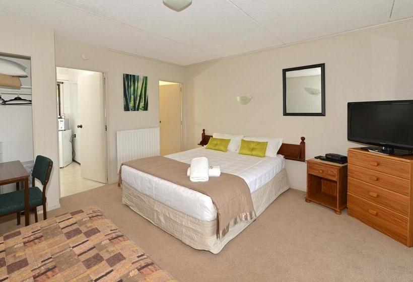 Falls Motel & Waterfront Campground 11