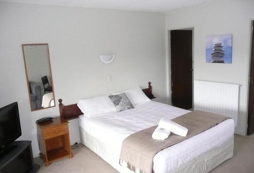 Falls Motel & Waterfront Campground 20