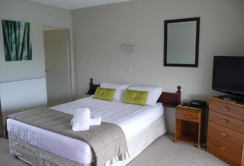 Falls Motel & Waterfront Campground 4