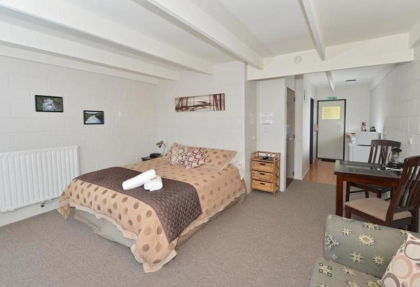 Falls Motel & Waterfront Campground 6