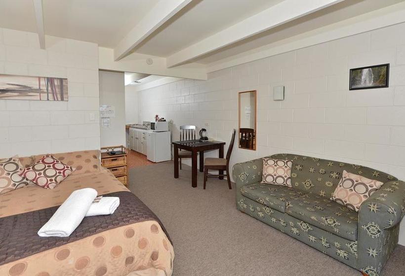 Falls Motel & Waterfront Campground 7