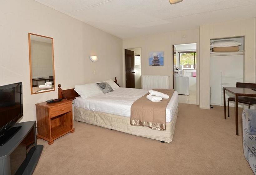 Falls Motel & Waterfront Campground 8