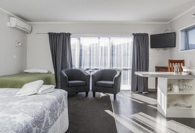 Continental Motel 15