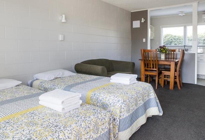 Continental Motel 17