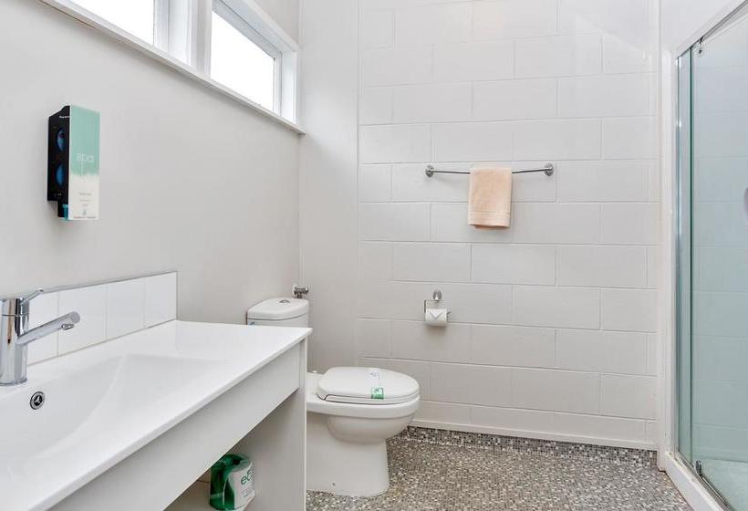 Continental Motel 18