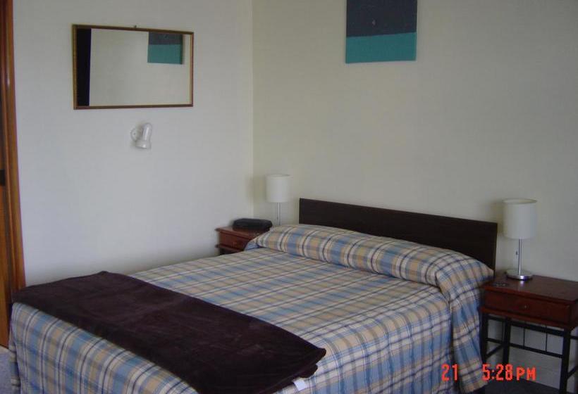 45 On Avenal Motel 15