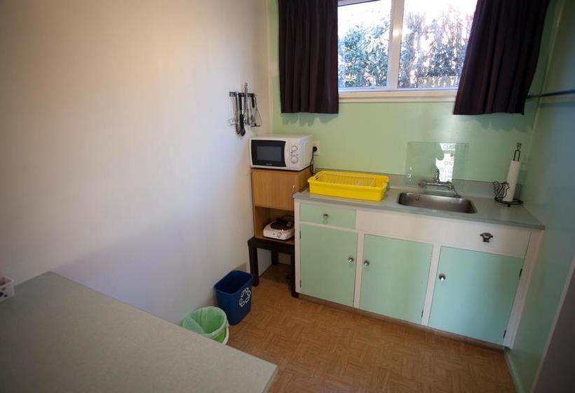 45 On Avenal Motel 19