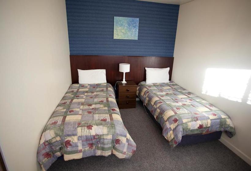 45 On Avenal Motel 20