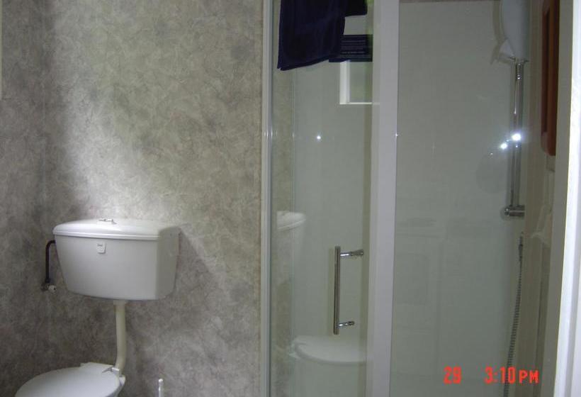 45 On Avenal Motel 5