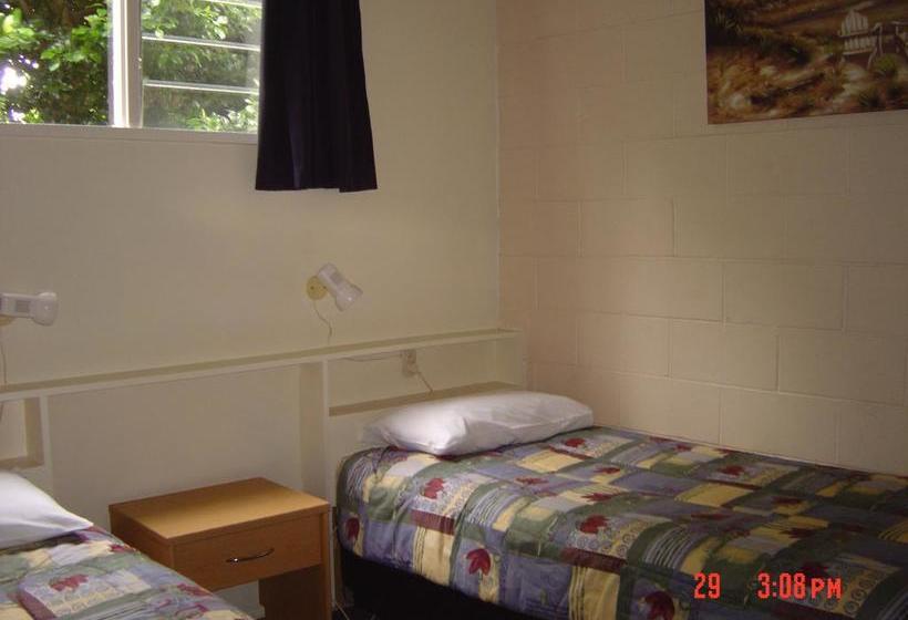 45 On Avenal Motel 7