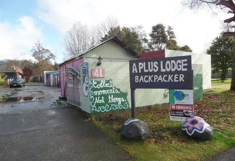 Hostel A Plus Samurai Lodge Backpackers 10