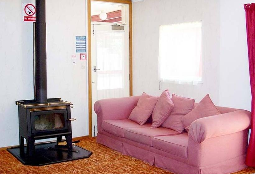 Hostel A Plus Samurai Lodge Backpackers 2