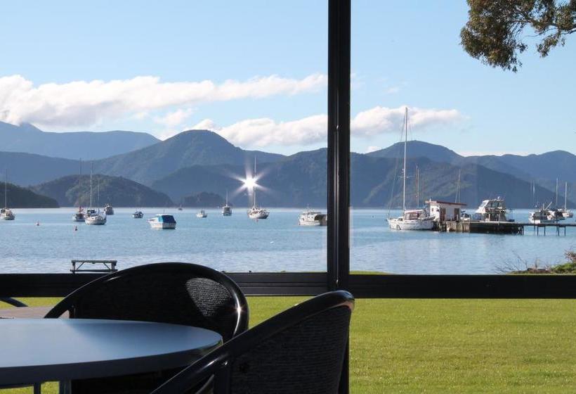 Bay Vista Waterfront Motel 1