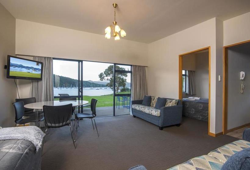 Bay Vista Waterfront Motel 13