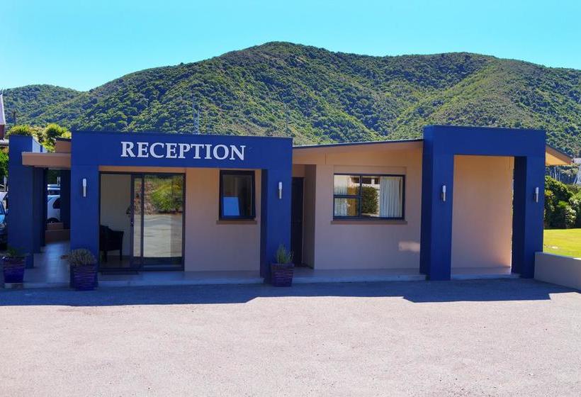 Bay Vista Waterfront Motel 5