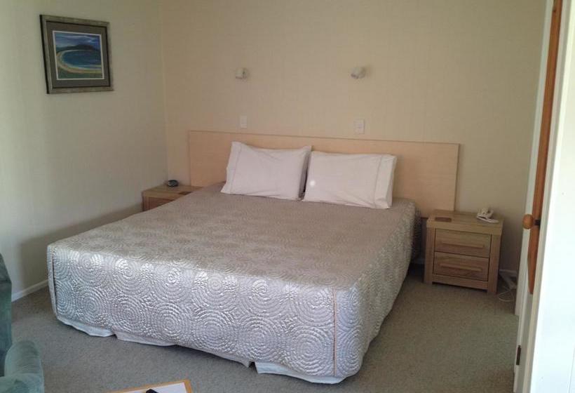 Ash Grove Boutique Motel 11