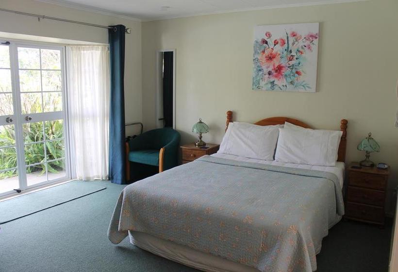 Ash Grove Boutique Motel 13