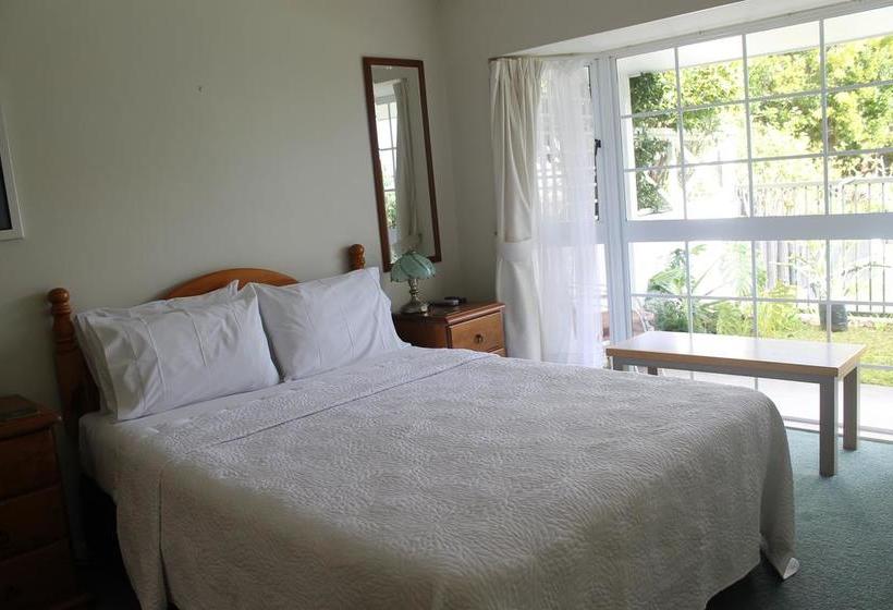 Ash Grove Boutique Motel 2