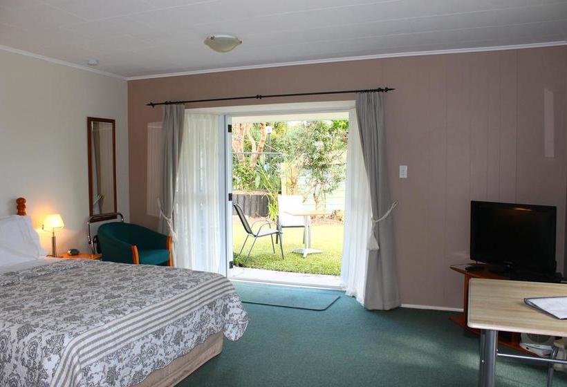 Ash Grove Boutique Motel 3