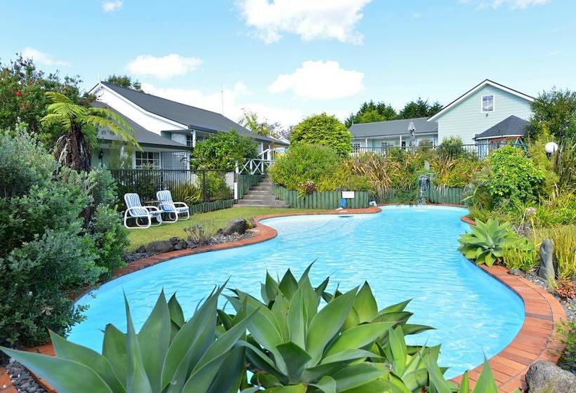 Ash Grove Boutique Motel 5