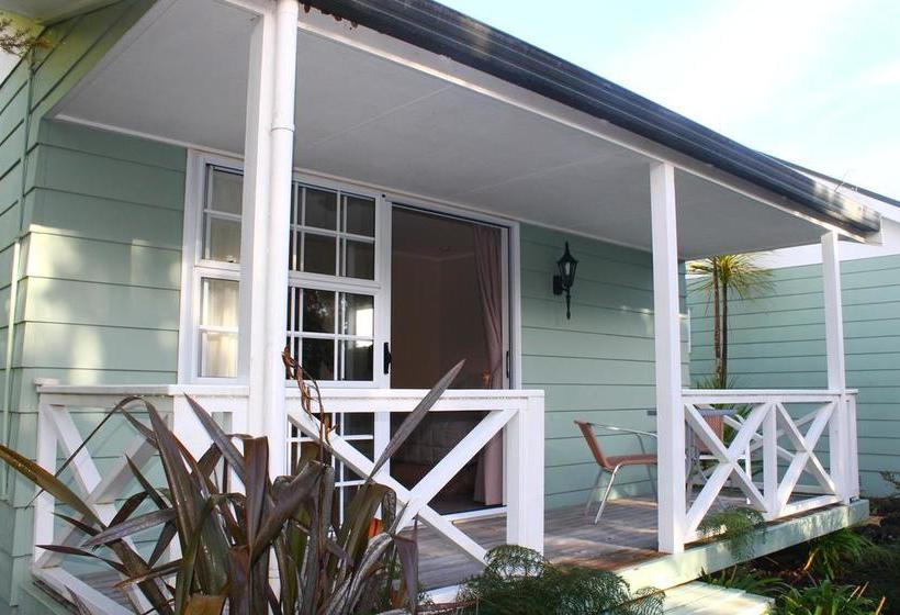 Ash Grove Boutique Motel 9