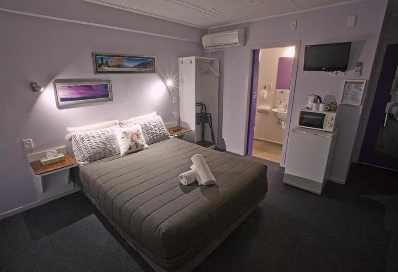 Hostel Absoloot Value Accommodation 16