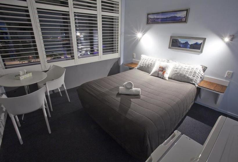 Hostel Absoloot Value Accommodation 19