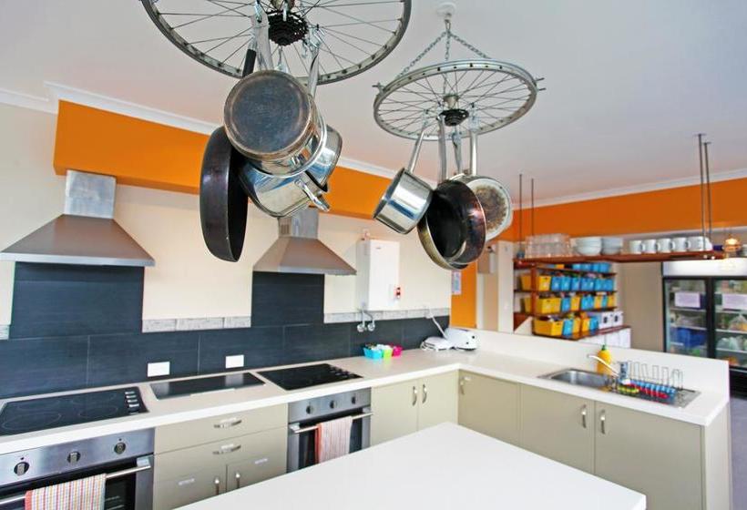 Hostel Absoloot Value Accommodation 6