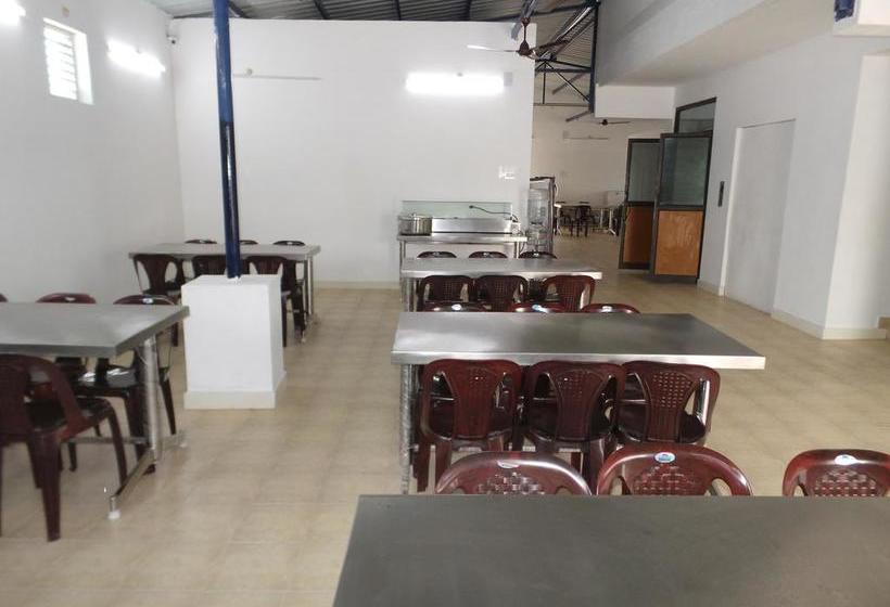 Hostel Keh Olive Castles Pg For Women 1