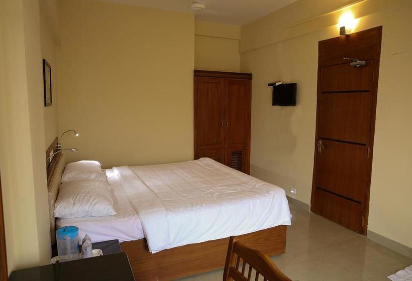 Hotel Iswarya Residency 13