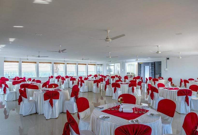 Hotel Iswarya Residency 6