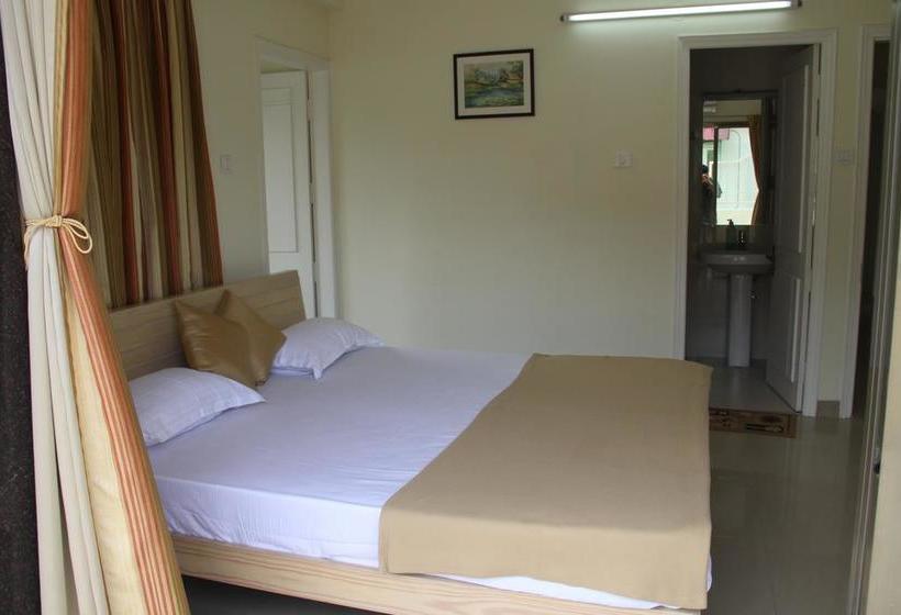 Hotel Pramila Court 10